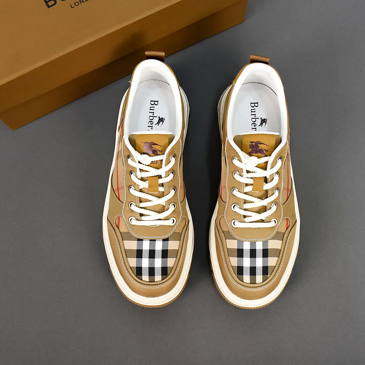 PP400👟👟👟Burberry [Burberry] fashionable lace-up cloth shoes, the upper is made of breathable fabric, rubber foam sole, men's size 39-44.